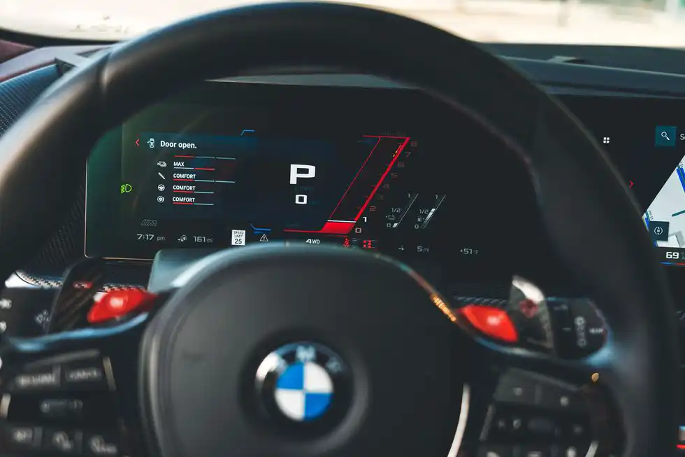 2023 bmw xm electronics
